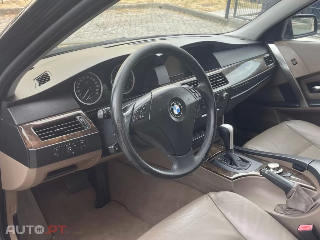 BMW 530 DA SPORT LOOK M (NACIONAL)