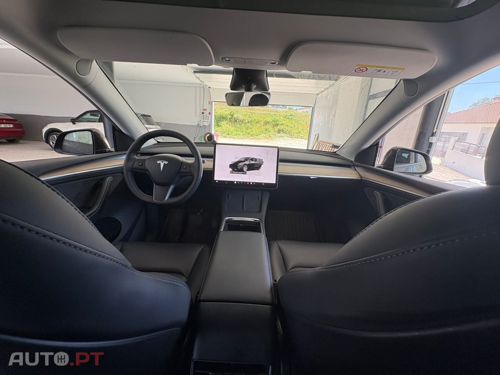 Tesla Model Y RWD
