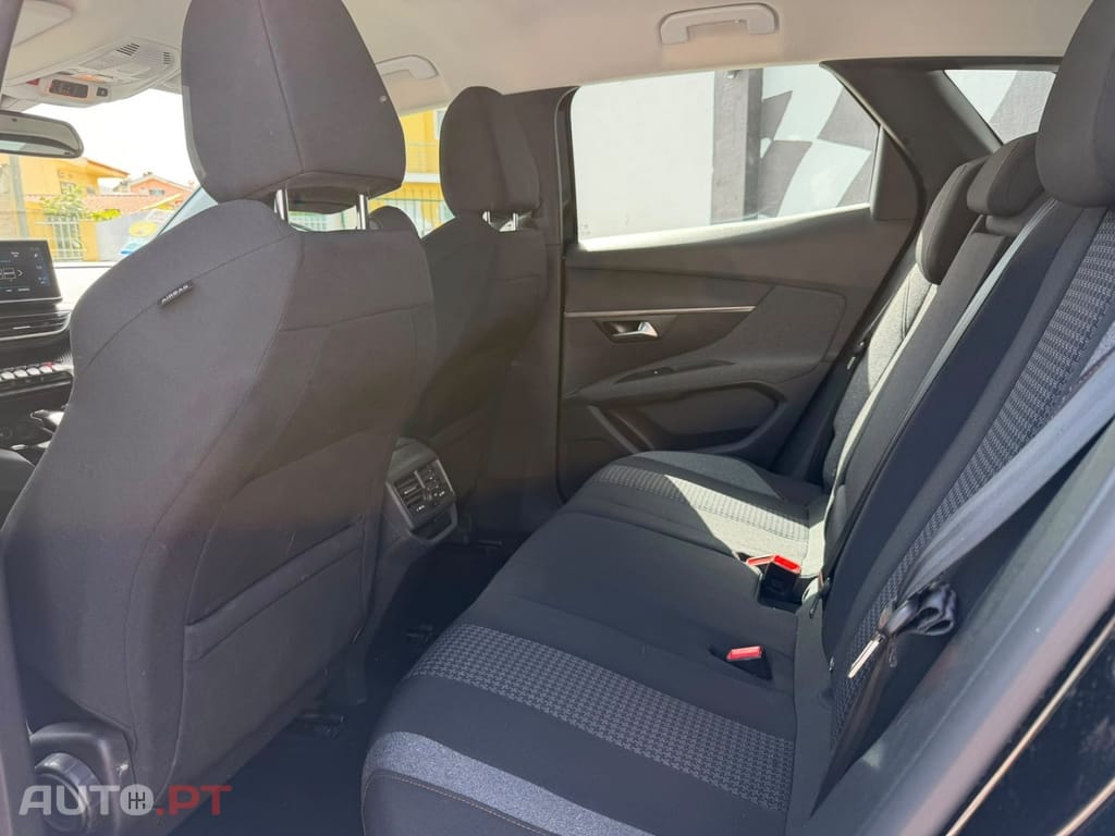 Peugeot 3008 1.5 BlueHDi Active Pack EAT8