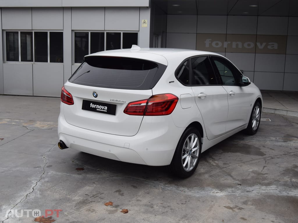 BMW 225 xe