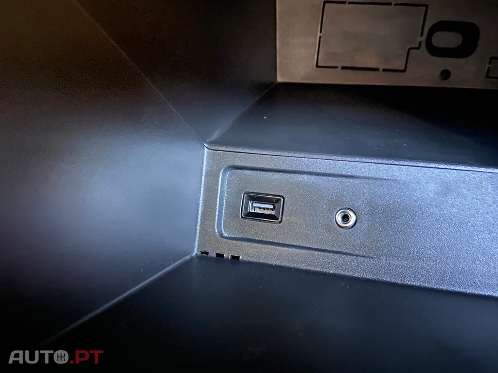 Peugeot Partner 1.6 HDI CarPlay  Só 95 mil kms!! Nacional