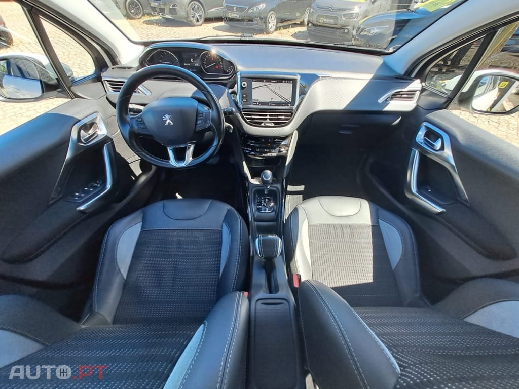 Peugeot 2008 1.2 PureTech Allure EAT6