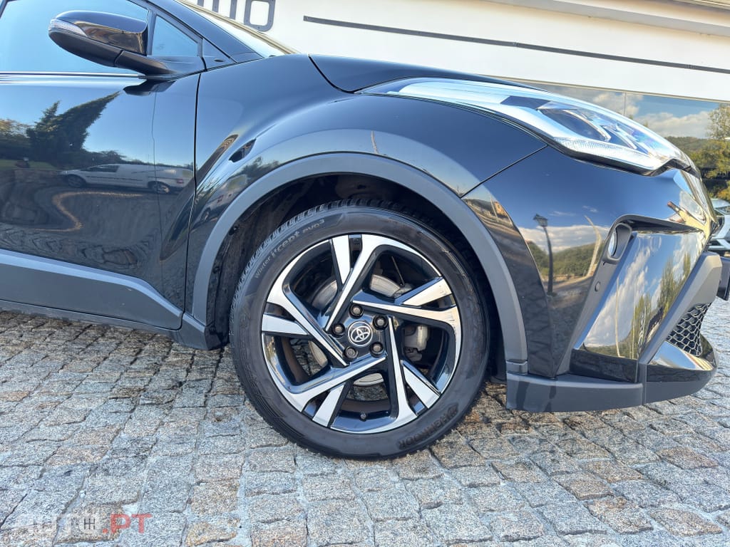 Toyota C-HR 2.0 Hybrid Square Collection