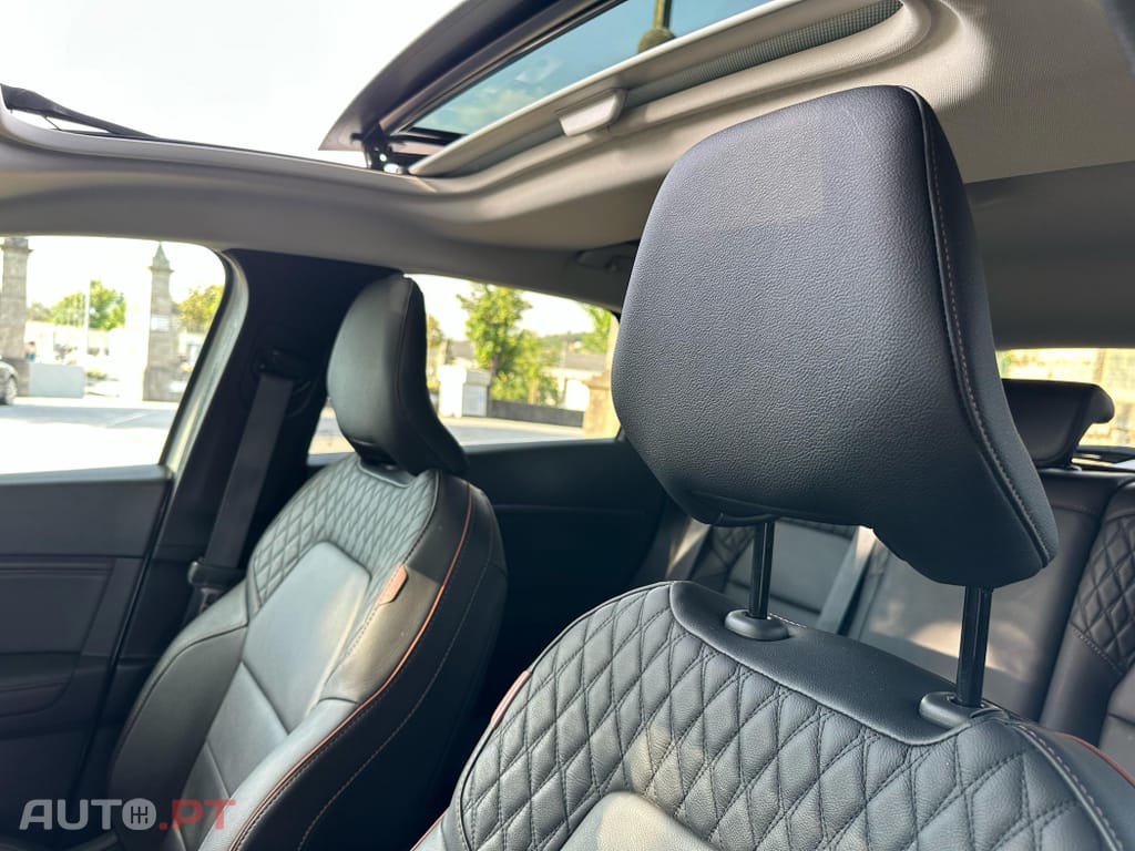 Renault Captur 1.6 E-Tech Plug-In Initiale Paris