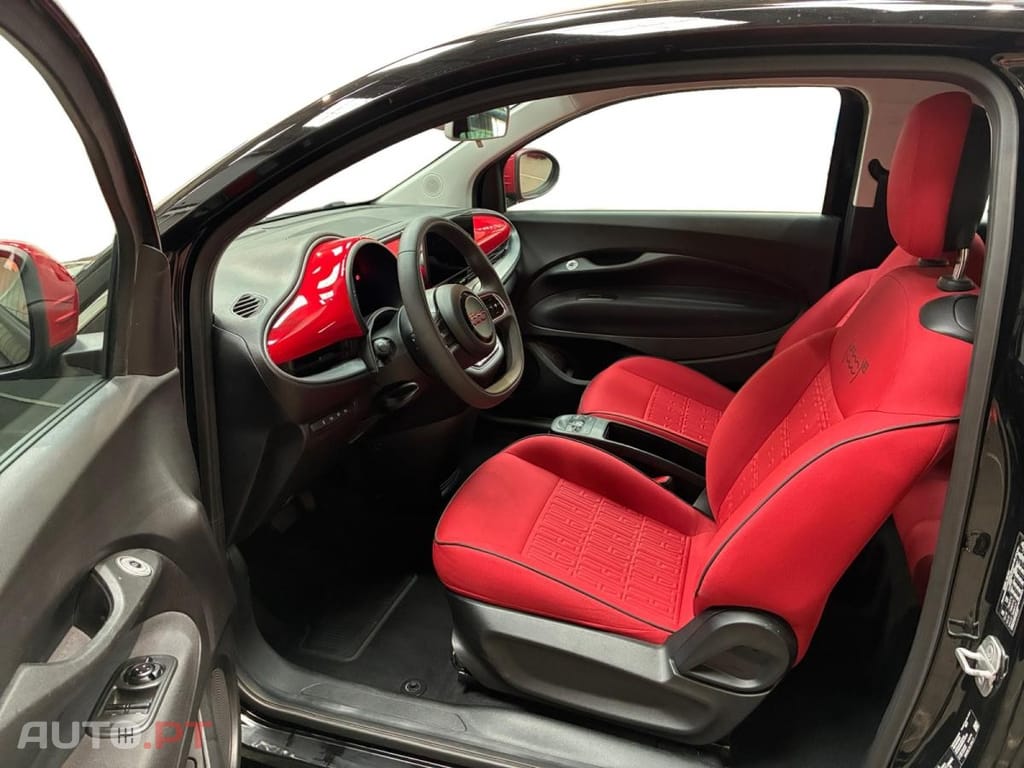 Fiat 500e (RED)
