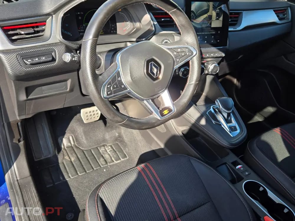 Renault Captur 1.6 R.S. LINE E-Tech Full Hybrid — fotografia 14