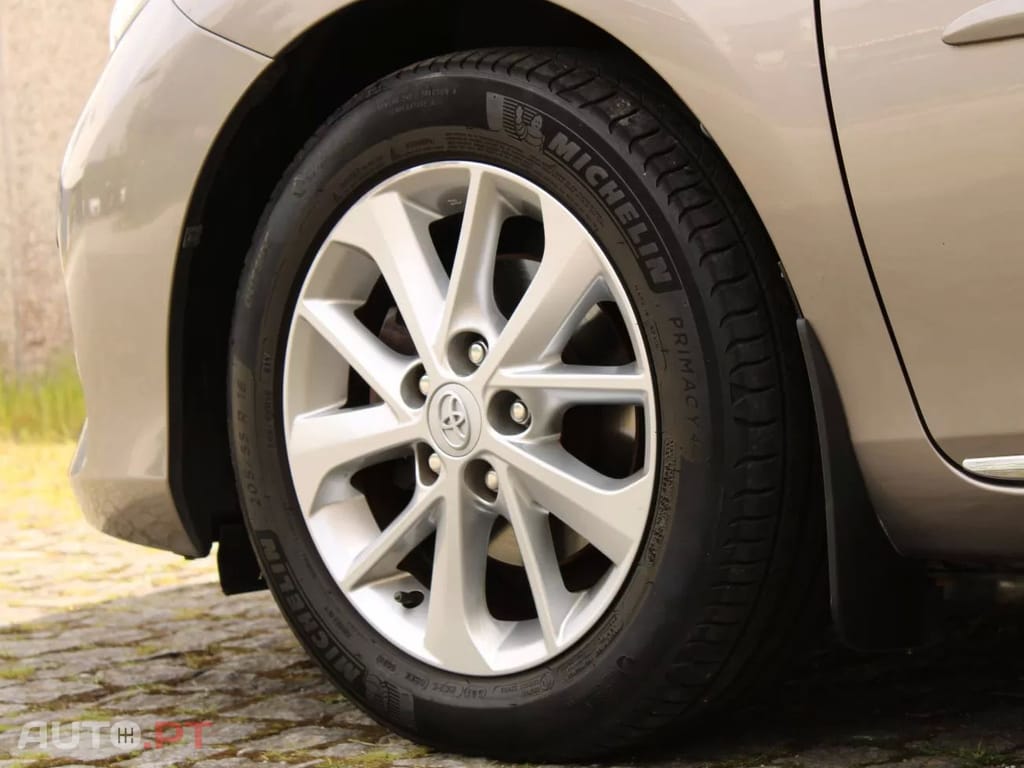 Toyota Auris 1.4 D-4D Exclusive+Navi