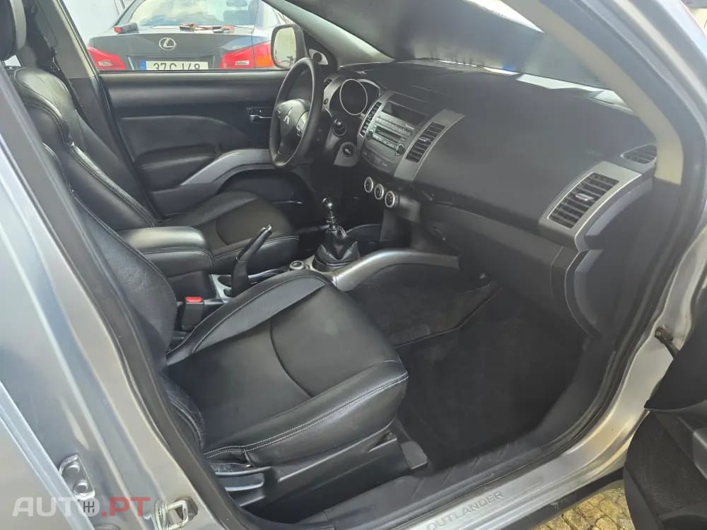 Mitsubishi Outlander 2.0 DI-D Instyle 4WD