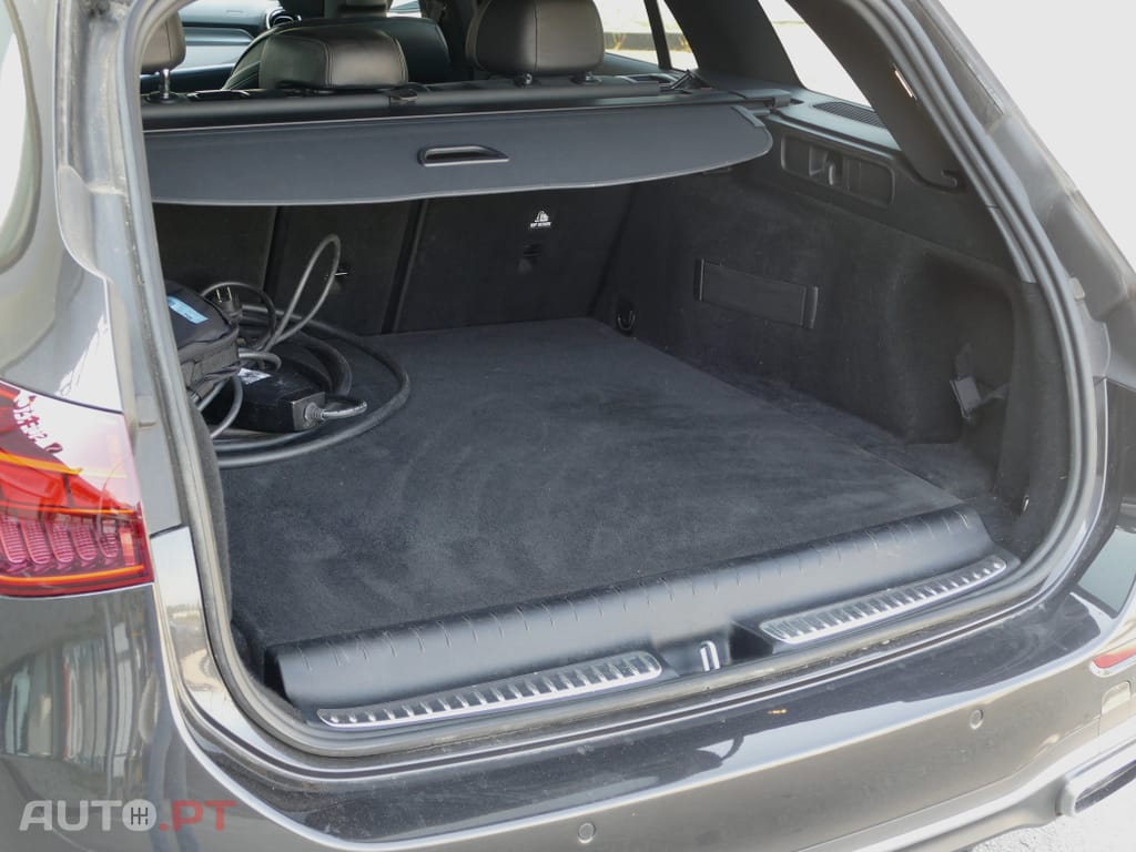 Mercedes-Benz C 300 e AMG Line