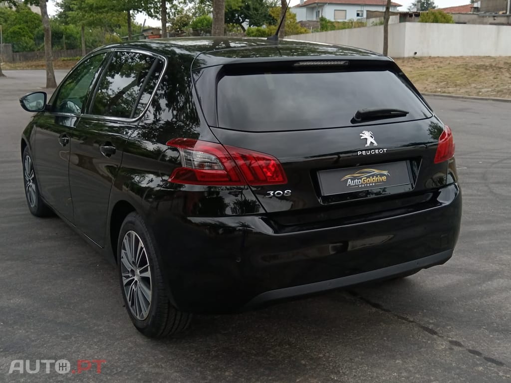 Peugeot 308 1.2 PureTech S&S Road Trip EAT8