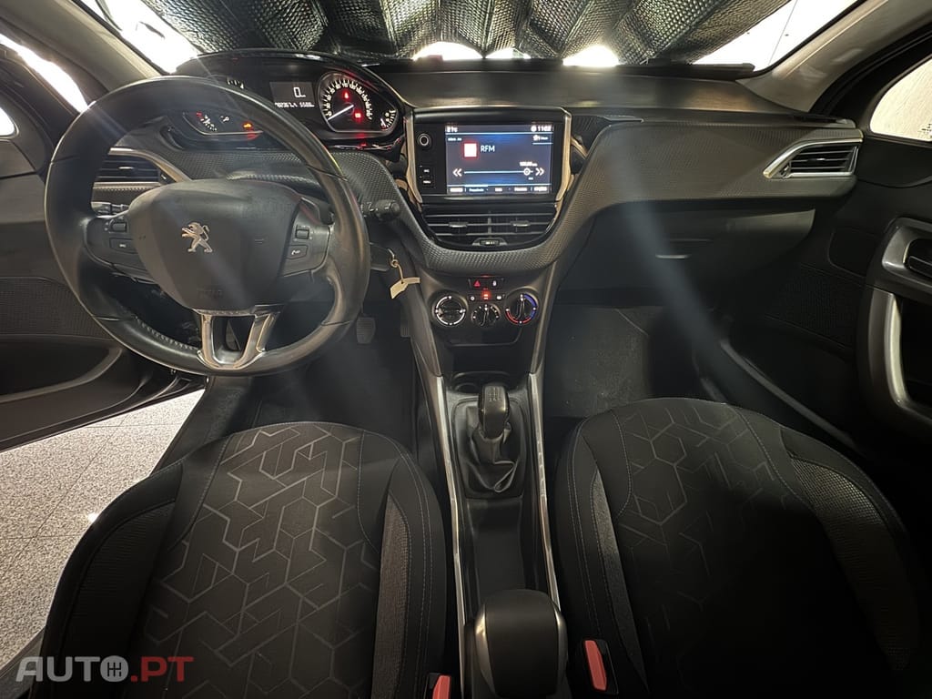 Peugeot 2008 1.2 PureTech Style