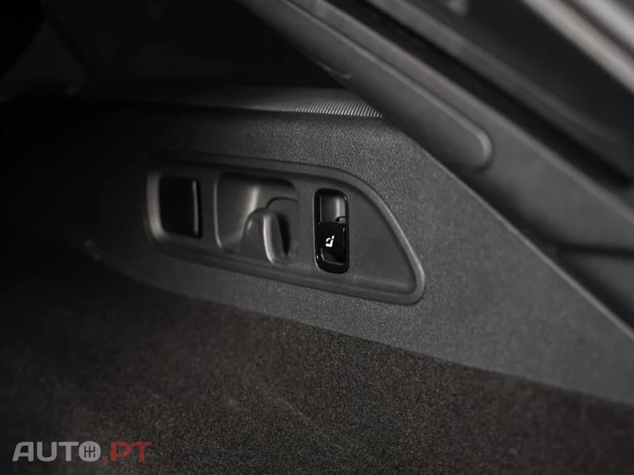 Mercedes-Benz E 300 9G-TRONIC AMG Line