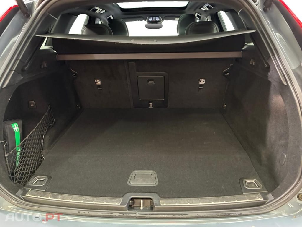 Volvo XC60 2.0 T6 PHEV Plus Style Chrome