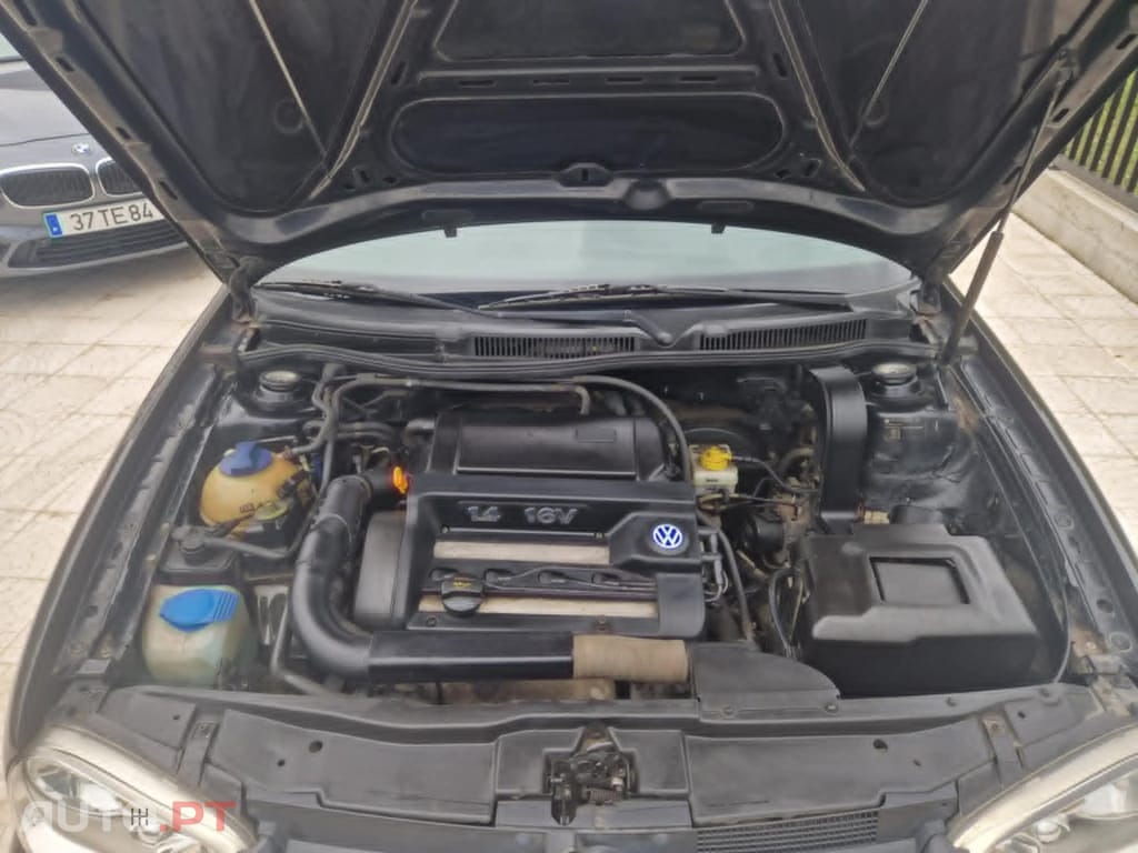 Volkswagen Golf 1.4i Confortline JE+AC