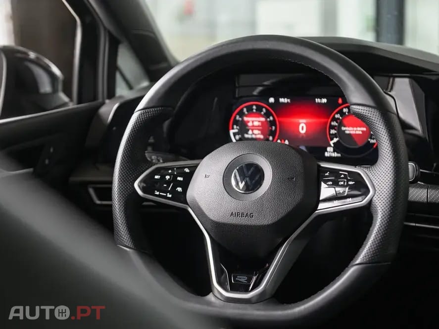 Volkswagen Golf 1.5 eTSI R-Line DSG