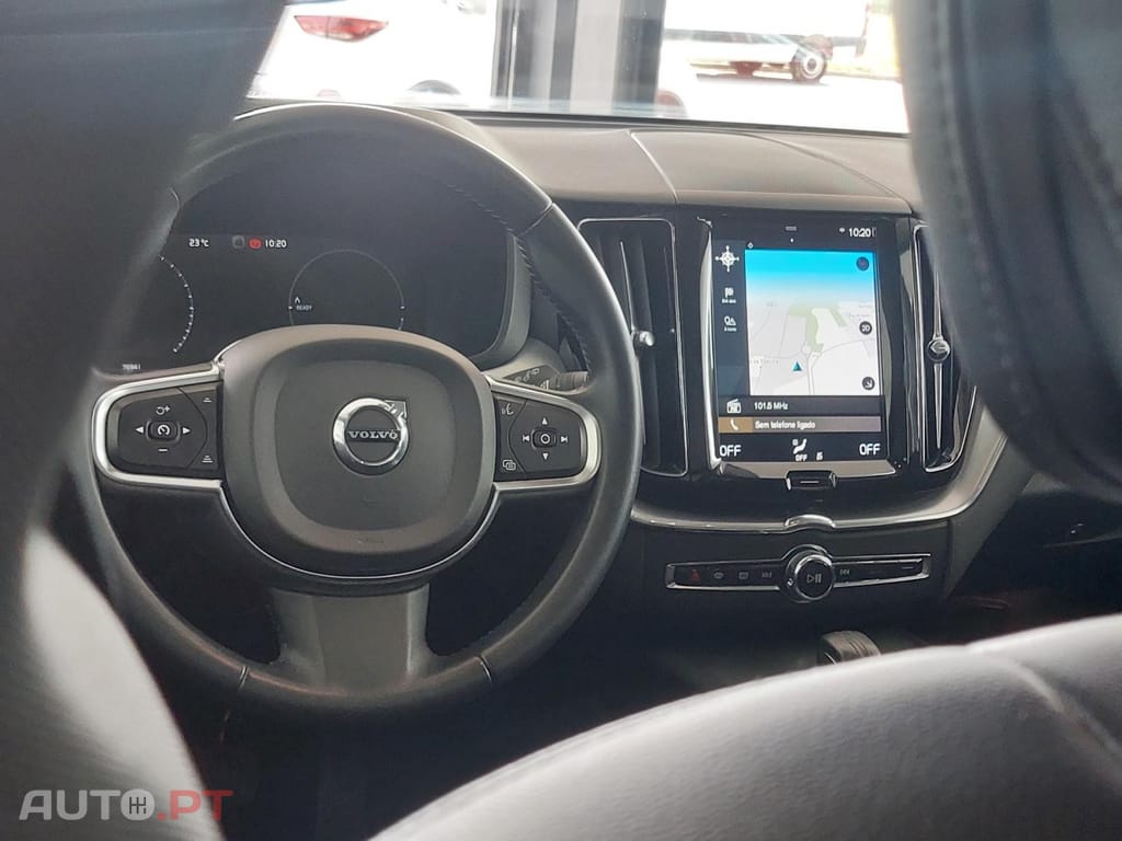 Volvo XC60 2.0 T8 PHEV Momentum AWD