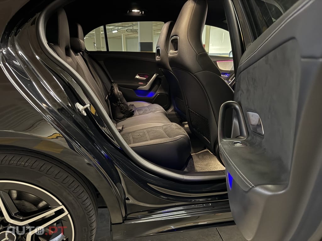 Mercedes-Benz A 250 e AMG Line