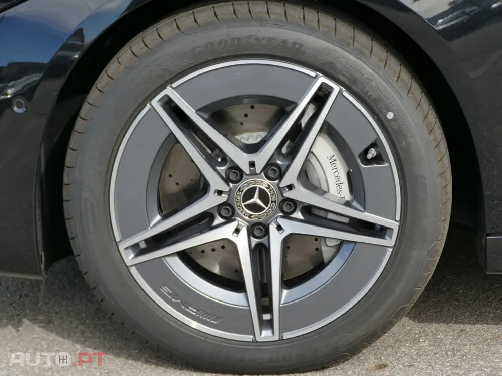 Mercedes-Benz C 300 e AMG Line