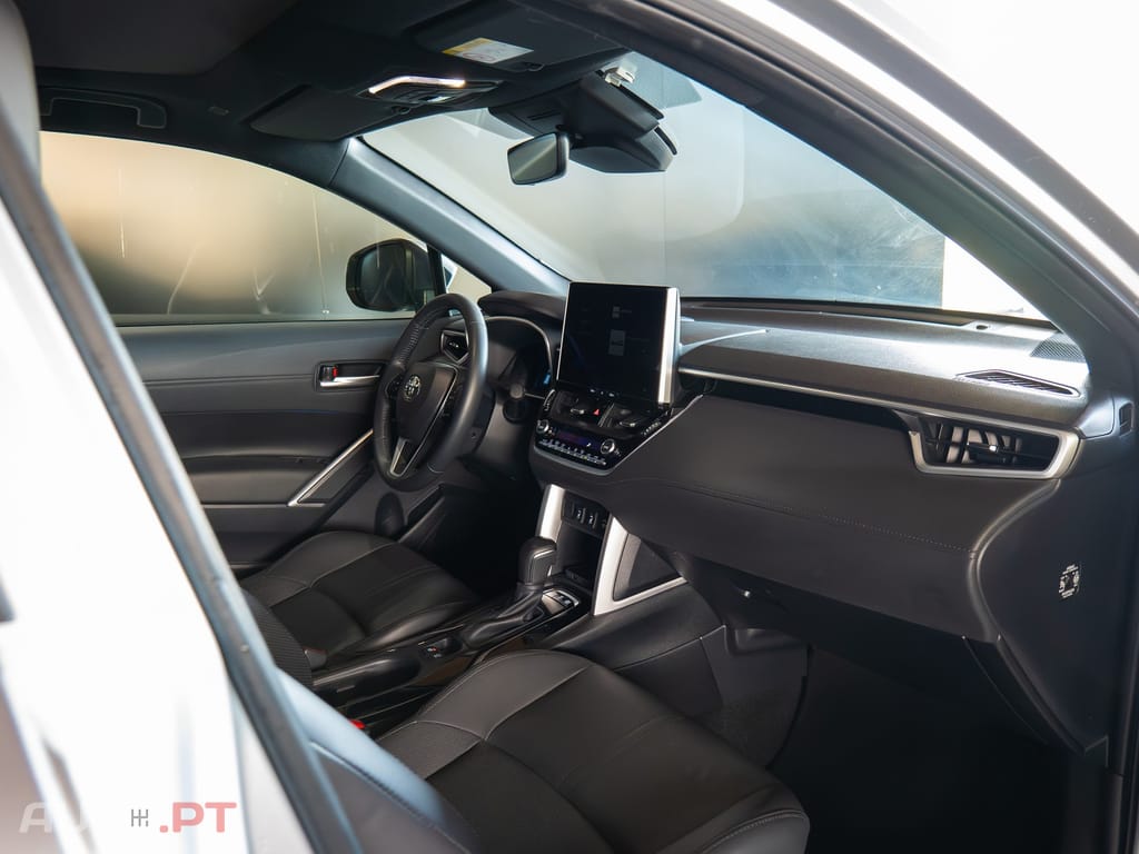 Toyota Corolla Cross 2.0 Hybrid Luxury