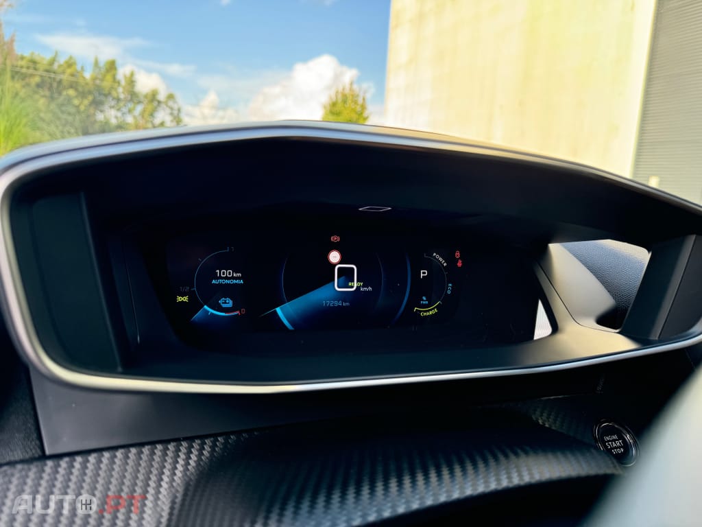Peugeot E-2008 50 kWh Allure