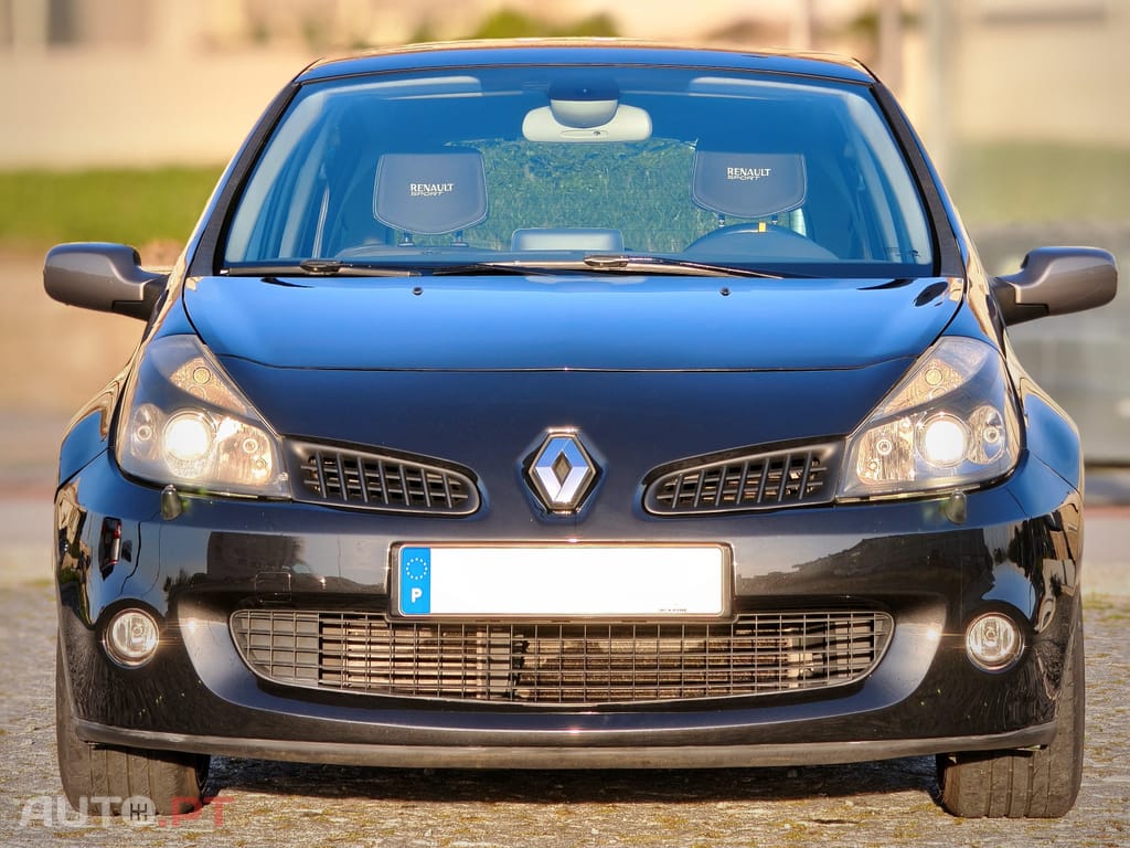 Renault Clio Dynamique S Look RS