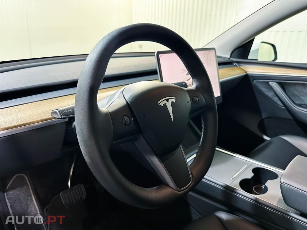 Tesla Model Y Long Range Dual Motor AWD