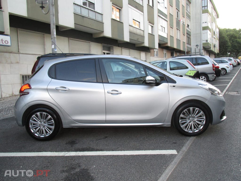 Peugeot 208 1.6 BlueHDi Style