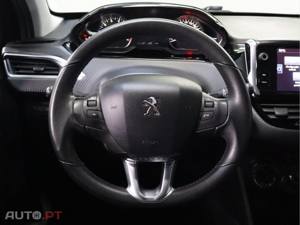 Peugeot 208  1.2 PureTech Style 