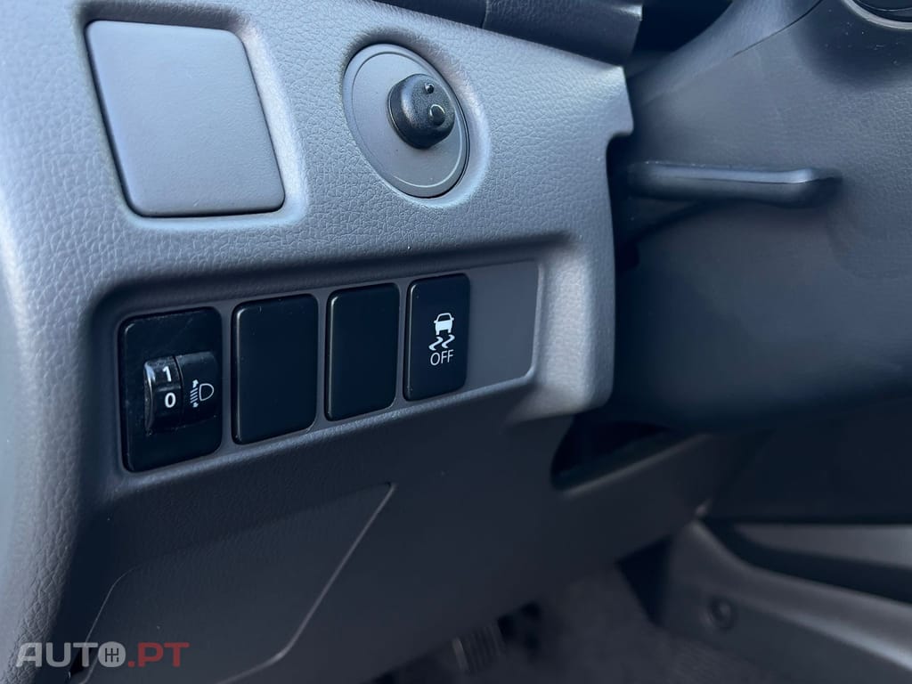 Mitsubishi L200 2.4 DI-D CD Invite Space Cab 3L 4WD