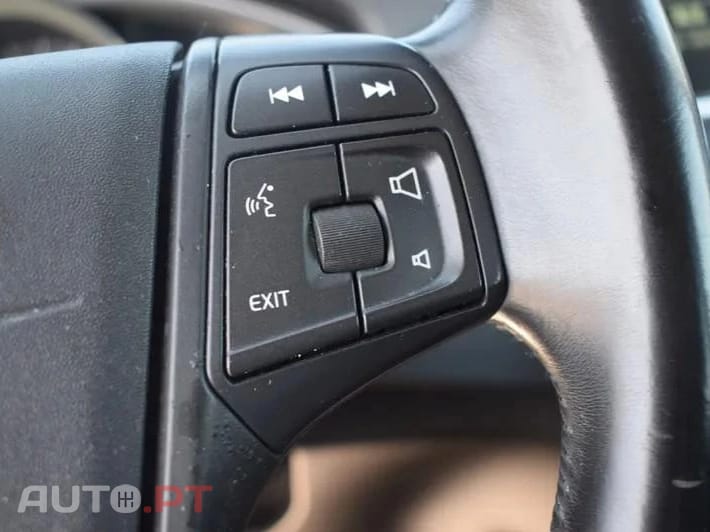 Volvo V40 Cross Country Outro