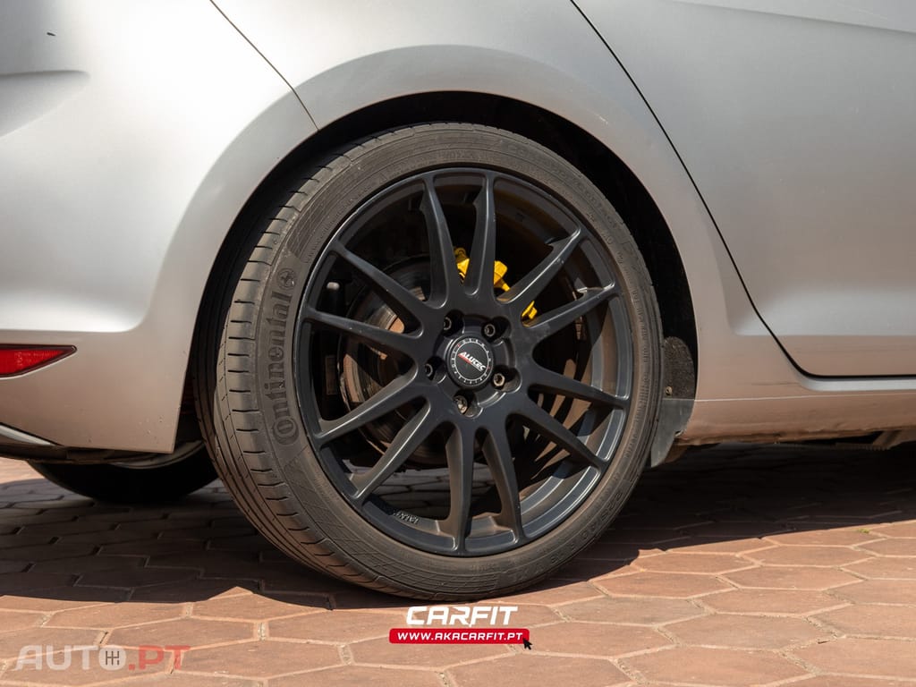 Volkswagen Golf 1.6 TDi BlueMotion Confortline
