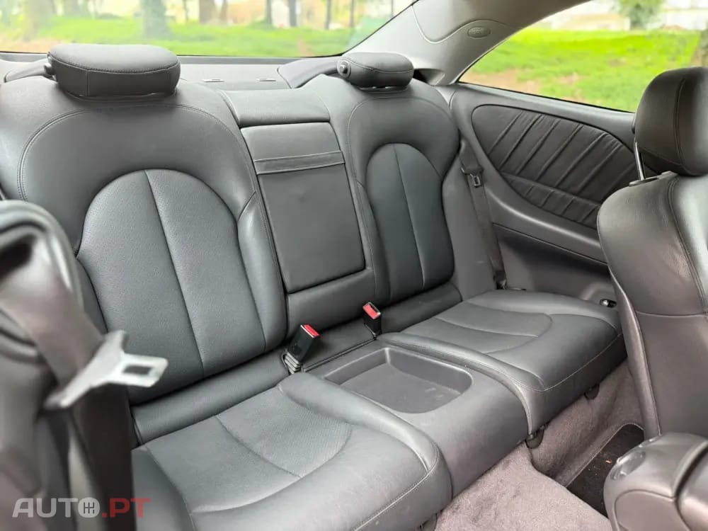 Mercedes-Benz CLK 240 Outro