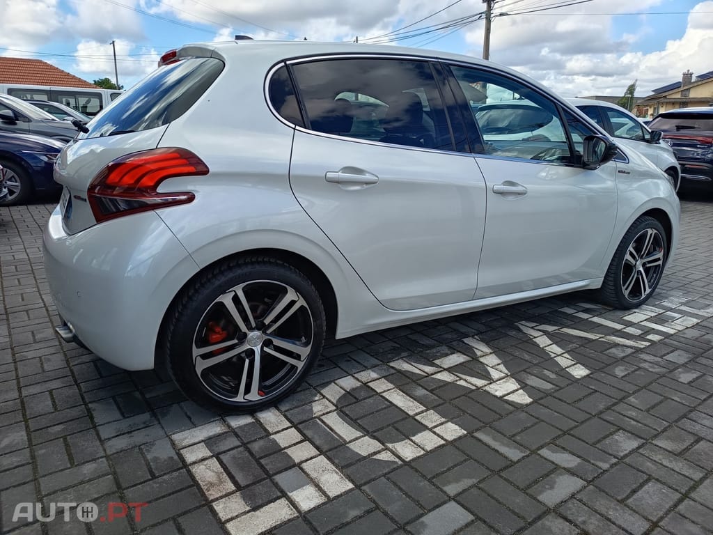 Peugeot 208 1.2 PureTech GT Line
