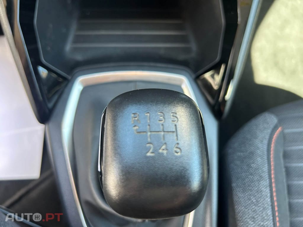 Peugeot 208 1.2 Pure Tech Style- Gasolina