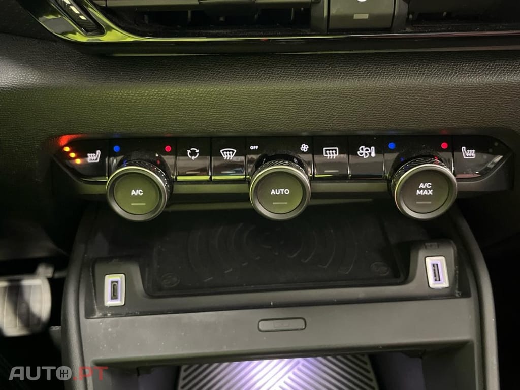 Citroen C4 1.2 PureTech Shine EAT8