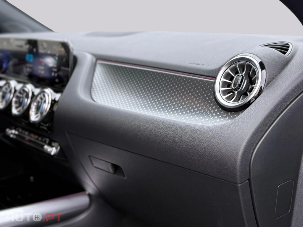 Mercedes-Benz EQA 250+ Progressive Advanced I.V.A DEDUTIVEL 