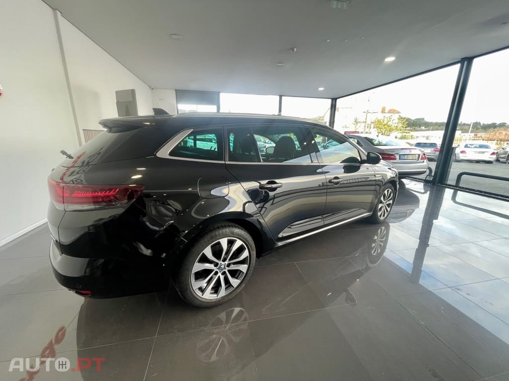 Renault Mégane Sport Tourer E-TECH Plug-in 160 INTENS