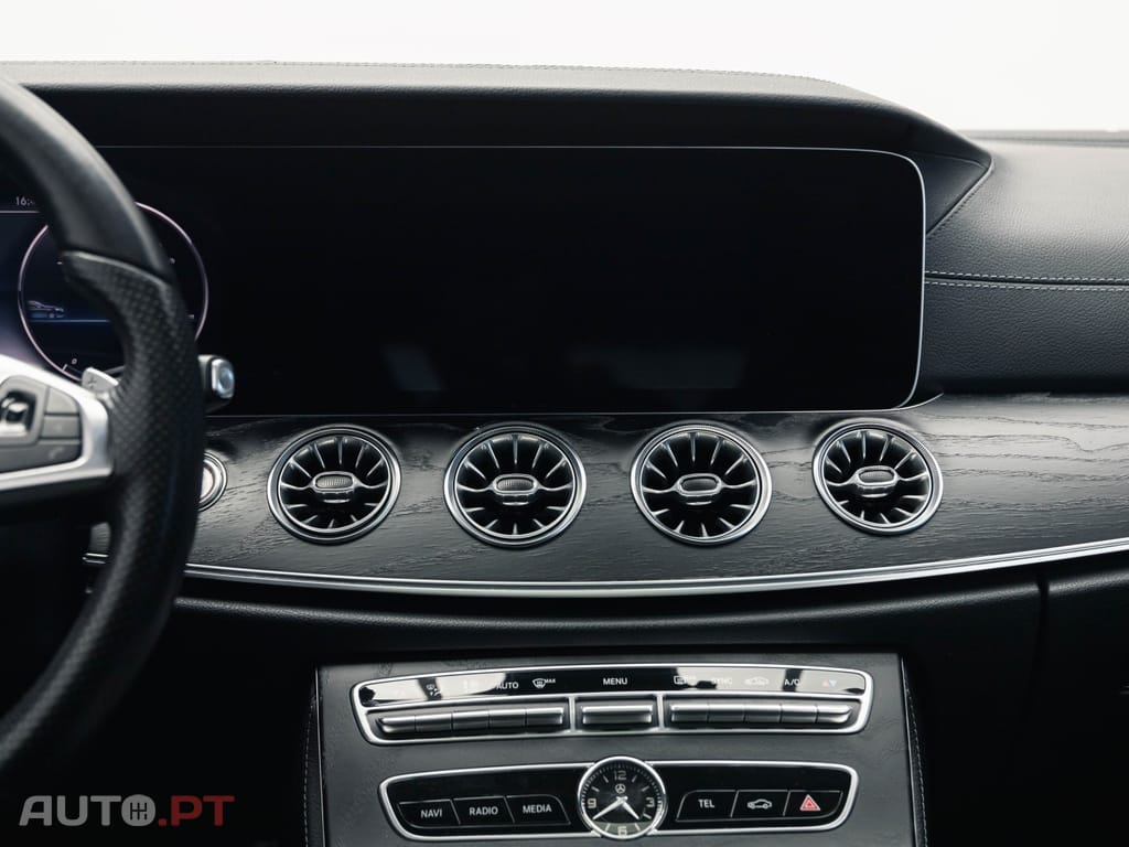 Mercedes-Benz E 220 d AMG Line