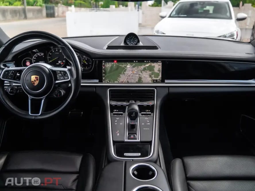 Porsche Panamera 4 E-Hybrid Platinum Edition
