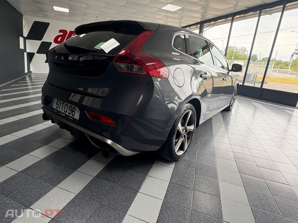 Volvo V40 1.6 D2 R-Design