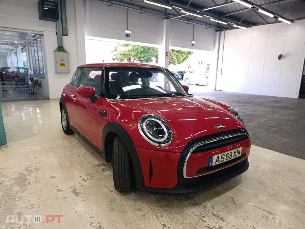 MINI Cooper Cooper Premium Essential Auto