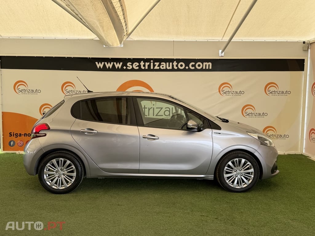 Peugeot 208 1.2 PureTech Signature