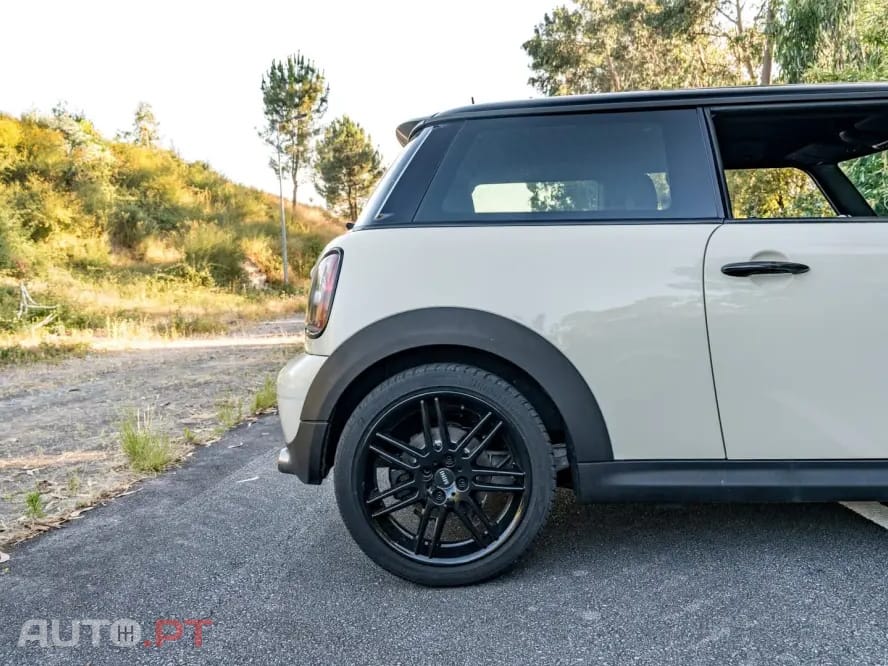 MINI Cooper Cooper D