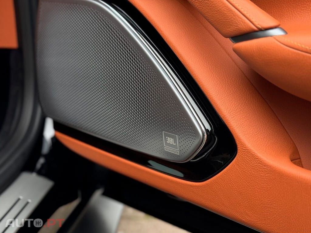 Ferrari Roma MATRIX CARBON