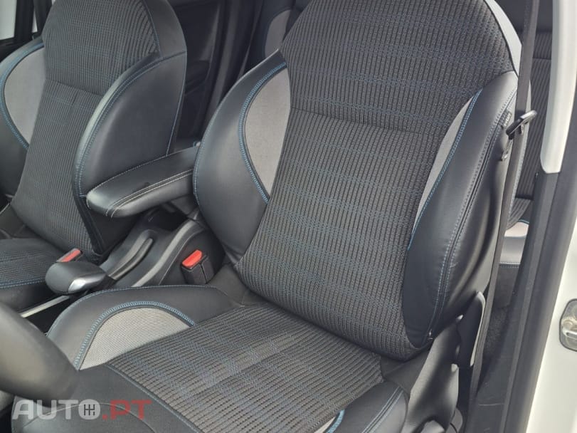 Peugeot 2008 1.2 PureTech Allure