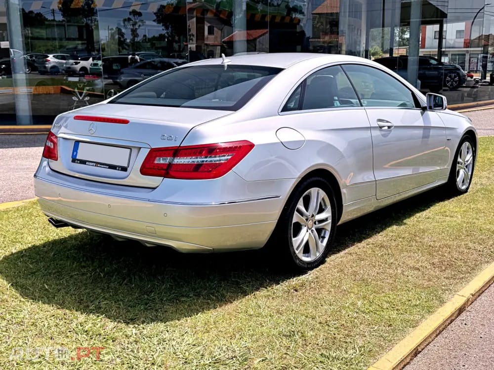 Mercedes-Benz E 220 CDi Avantgarde BlueEfficiency