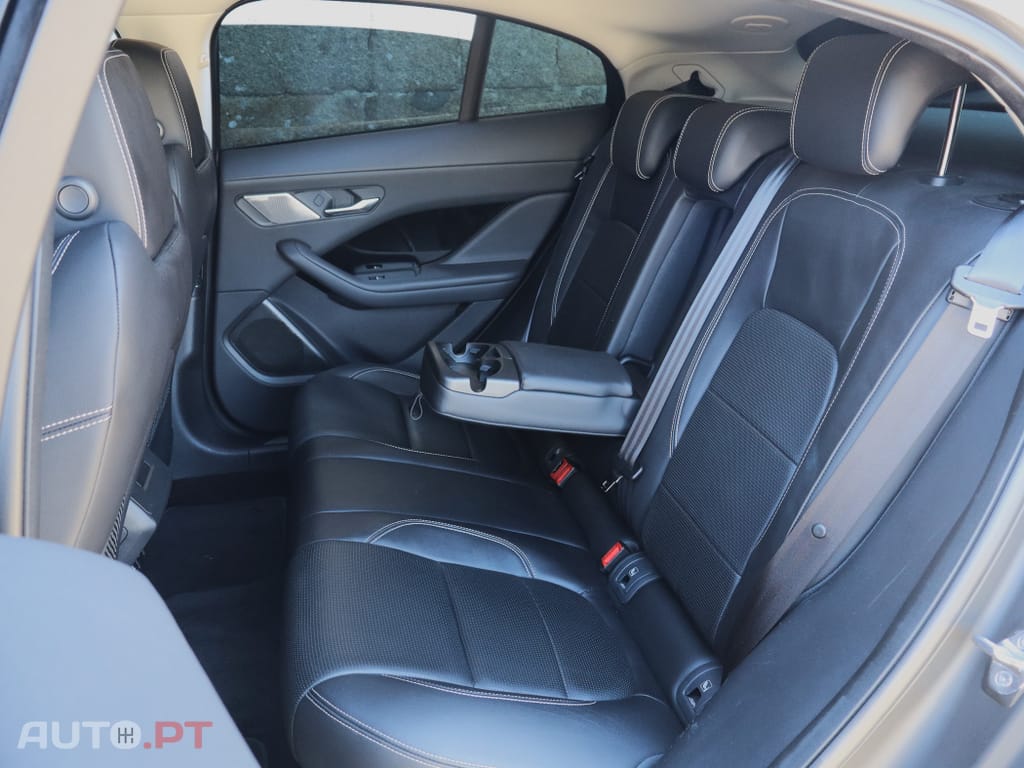 Jaguar I-Pace EV400 SE AWD