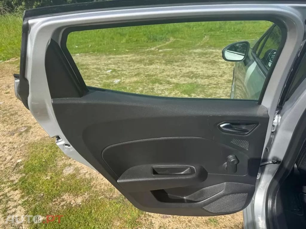 Renault Clio  1 6 E  Tech Full Hybrid Techno