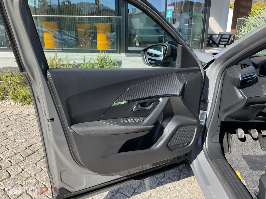 Peugeot 2008 1.2 PureTech Active Pack