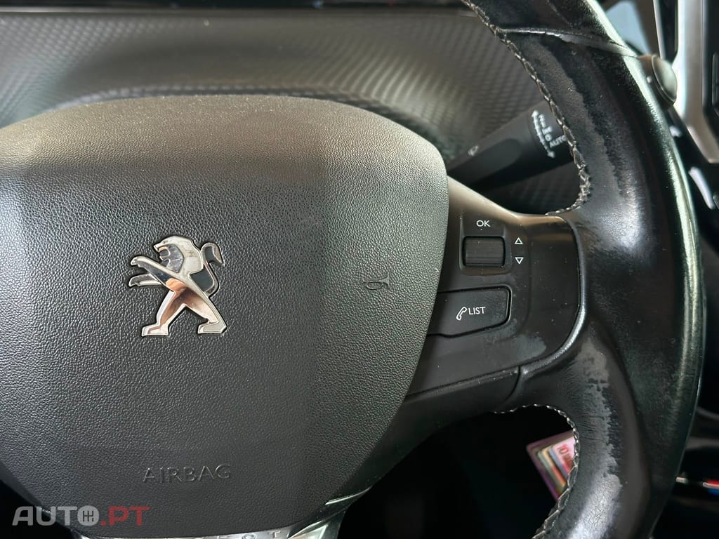 Peugeot 2008 1.2 PureTech Allure